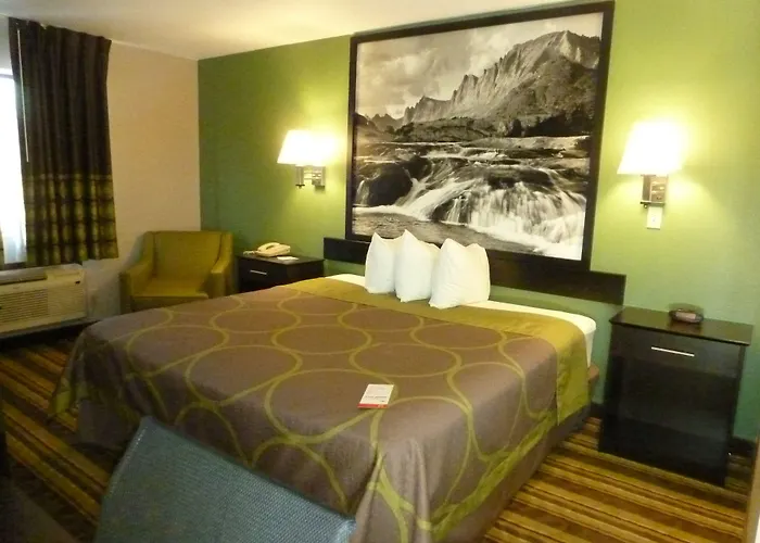 Super 8 By Wyndham Hotel